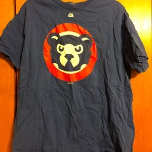 Men’s Chicago Cubs shirt